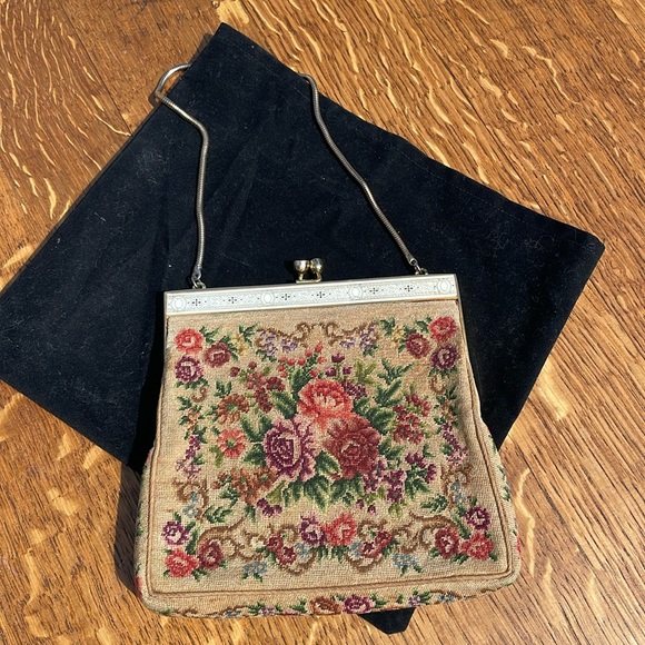 Vintage 1950’s Embroidered, Silk Purse - Picture 3 of 8